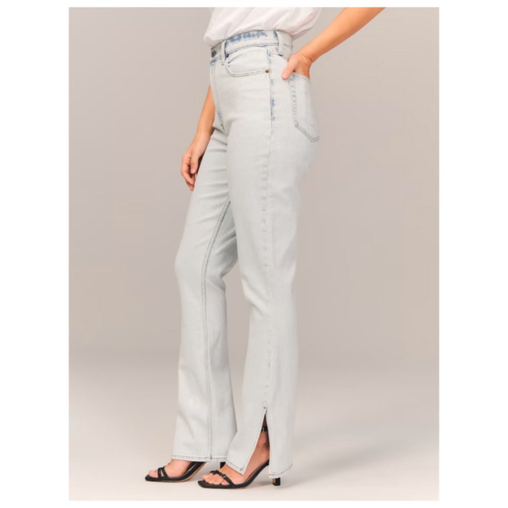 ABERCROMBIE Curve Love Ultra High Rise 90s Slim Straight Jean (SIZE 26)